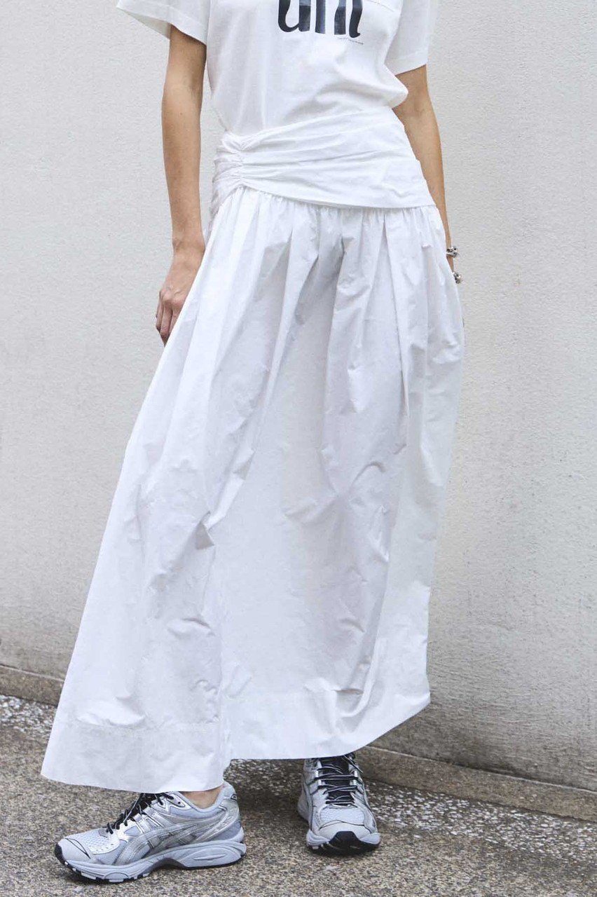 【メゾンスペシャル/MAISON SPECIAL】のVoluminous Tuck Flare Skirt/ボリューミータックフレアスカート 人気、トレンドファッション・服の通販 founy(ファニー) 　ファッション　Fashion　レディースファッション　Fashion for Women　スカート　Skirts　Aライン・フレアスカート　A-Line & Flared Skirts　ロングスカート　Long Skirts / Maxi & Midi Skirts　タフタ　Taffeta, Structured Fabric　フォルム　Silhouette, Form　フレア　Flare, Flared　ロング　Long, Long-Length　other-7|ID: prp329100004565379 ipo3291000000035056721