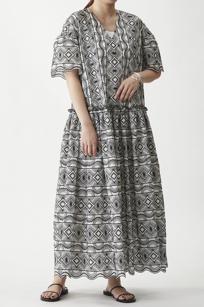 【プルミエ アロンディスモン/1er Arrondissement】のジオメトリックエンブロイダリーワンピース 人気、トレンドファッション・服の通販 founy(ファニー) 　ファッション　Fashion　レディースファッション　Fashion for Women　ワンピース　Dresses　チュニック　Tunic Tops & Dresses　エンブロイダリー　Embroidery Design　ギャザー　Gathered, Ruffled　サマー　Summer, Summer Style　スカラップ　Scallop, Scalloped Edge　チュニック　Tunic, Long Top　ドレス　Dress, One-Piece　レース　Lace, Lace Fabric　ロング　Long, Long-Length　再入荷　Restock / Back in Stock　夏　Summer　 other-1|ID: prp329100004565406 ipo3291000000035968034