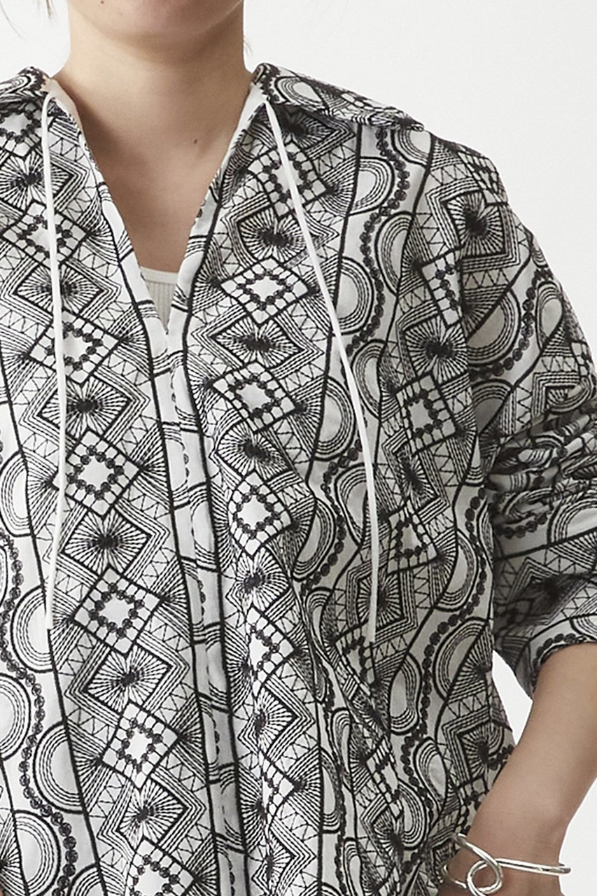 【プルミエ アロンディスモン/1er Arrondissement】のジオメトリックエンブロイダリーキーネックシャツ 人気、トレンドファッション・服の通販 founy(ファニー) 　ファッション　Fashion　レディースファッション　WOMEN　トップス・カットソー　Tops/Tshirt　シャツ/ブラウス　Shirts/Blouses　アクセサリー　Accessories　カフス　Cuffs　スラックス　Slacks　スリーブ　Sleeve　ボトム　Bottom　リネン　Linen　レース　Race　ロング　Long　NEW・新作・新着・新入荷　New Arrivals　other-4|ID: prp329100004565407 ipo3291000000032287078
