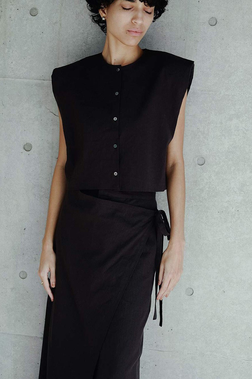 【ハー/HER.】の【6/5 12:00販売開始】ショルダータッククロップドブラウス 人気、トレンドファッション・服の通販 founy(ファニー) 　ファッション　Fashion　レディースファッション　WOMEN　トップス・カットソー　Tops/Tshirt　キャミソール / ノースリーブ　No Sleeves　シャツ/ブラウス　Shirts/Blouses　おすすめ　Recommend　セットアップ　Set Up　デニム　Denim　ノースリーブ　No Sleeve　ボトム　Bottom　リネン　Linen　NEW・新作・新着・新入荷　New Arrivals　other-8|ID: prp329100004567710 ipo3291000000032308004