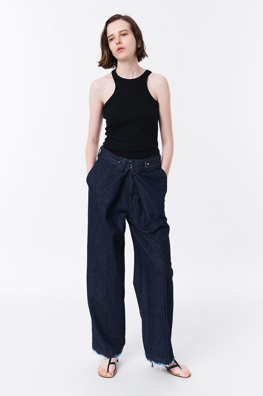 【スタニングルアー/STUNNING LURE】のイレギュラーネックタンク 人気、トレンドファッション・服の通販 founy(ファニー) 　ファッション　Fashion　レディースファッション　Fashion for Women　トップス・カットソー　Cut & Sew Tops　キャミソール&ノースリーブ　Camisoles & Sleeveless Tops　シャツ・ブラウス・オフィスカジュアル　Elegant Blouses & Button-Ups　ロングTシャツ・Tシャツ　Longline T-Shirts & Tees　カットソー・ベーシックTシャツ　Cut-and-Sewn Tops / Stretch Tees & Basics　なめらか　Smooth, Silky Texture　アシンメトリー　Asymmetrical Style　キャミソール　Camisole, Spaghetti Strap Top　タンク　Tank Top, Sleeveless Top　フィット　Fit, Slim Fit　再入荷　Restock / Back in Stock　定番　Standard, Basic Item　other-6|ID: prp329100004567750 ipo3291000000032335739