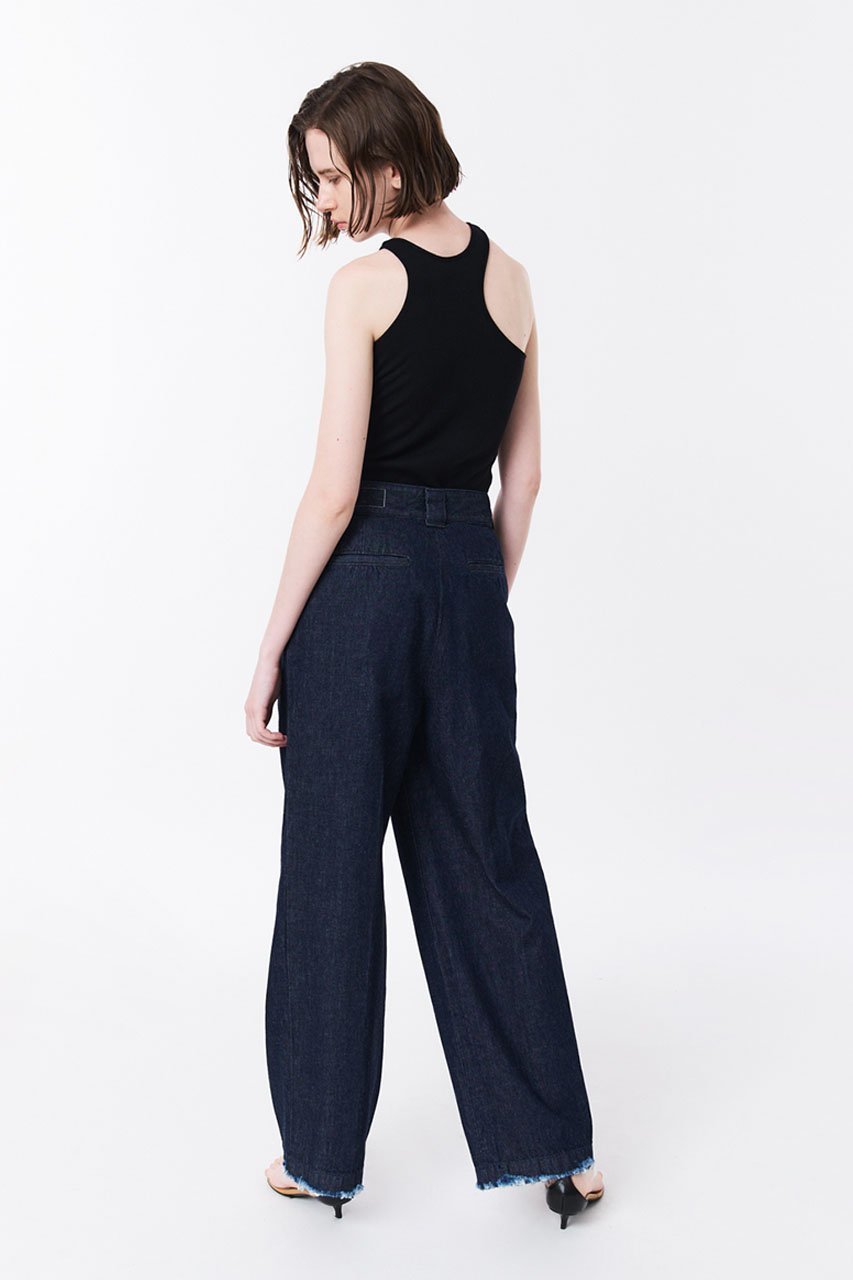 【スタニングルアー/STUNNING LURE】のイレギュラーネックタンク 人気、トレンドファッション・服の通販 founy(ファニー) 　ファッション　Fashion　レディースファッション　Fashion for Women　トップス・カットソー　Cut & Sew Tops　キャミソール&ノースリーブ　Camisoles & Sleeveless Tops　シャツ・ブラウス・オフィスカジュアル　Elegant Blouses & Button-Ups　ロングTシャツ・Tシャツ　Longline T-Shirts & Tees　カットソー・ベーシックTシャツ　Cut-and-Sewn Tops / Stretch Tees & Basics　なめらか　Smooth, Silky Texture　アシンメトリー　Asymmetrical Style　キャミソール　Camisole, Spaghetti Strap Top　タンク　Tank Top, Sleeveless Top　フィット　Fit, Slim Fit　再入荷　Restock / Back in Stock　定番　Standard, Basic Item　other-8|ID: prp329100004567750 ipo3291000000032335741