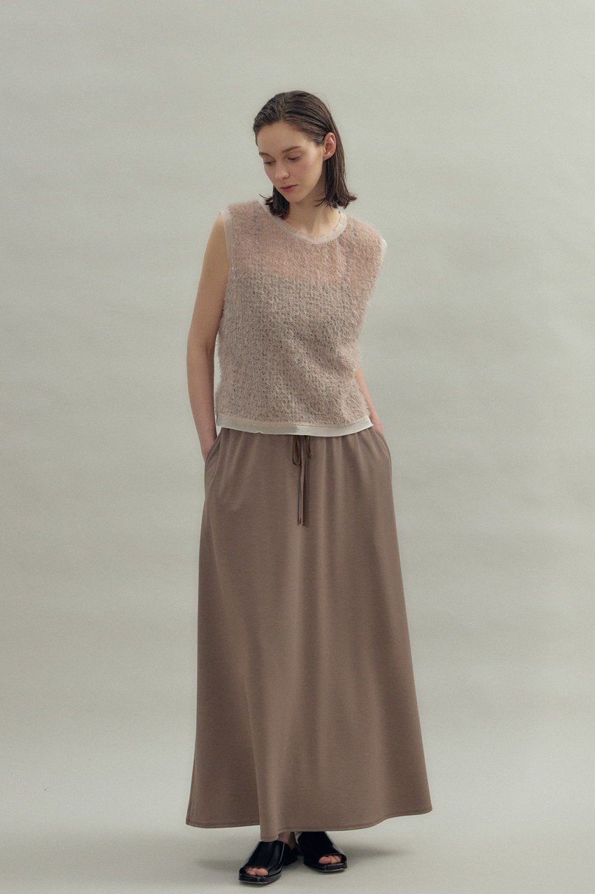 【フローレント/FLORENT】のフェザー チュール ノースリーブトップス 人気、トレンドファッション・服の通販 founy(ファニー) 　ファッション　Fashion　レディースファッション　Fashion for Women　トップス・カットソー　Cut & Sew Tops　キャミソール&ノースリーブ　Camisoles & Sleeveless Tops　シャツ・ブラウス・オフィスカジュアル　Elegant Blouses & Button-Ups　2025年　2025　2025-2026秋冬・A/W　Autumn/Winter 2025–26 AW25–26　チュール　Tulip, Tulip Motif　ノースリーブ　Sleeveless, No-Sleeve　フィット　Fit, Slim Fit　フェザー　Feather, Feather Detail　定番　Standard, Basic Item　A/W・秋冬　Autumn/Winter　other-6|ID: prp329100004570018 ipo3291000000032464836