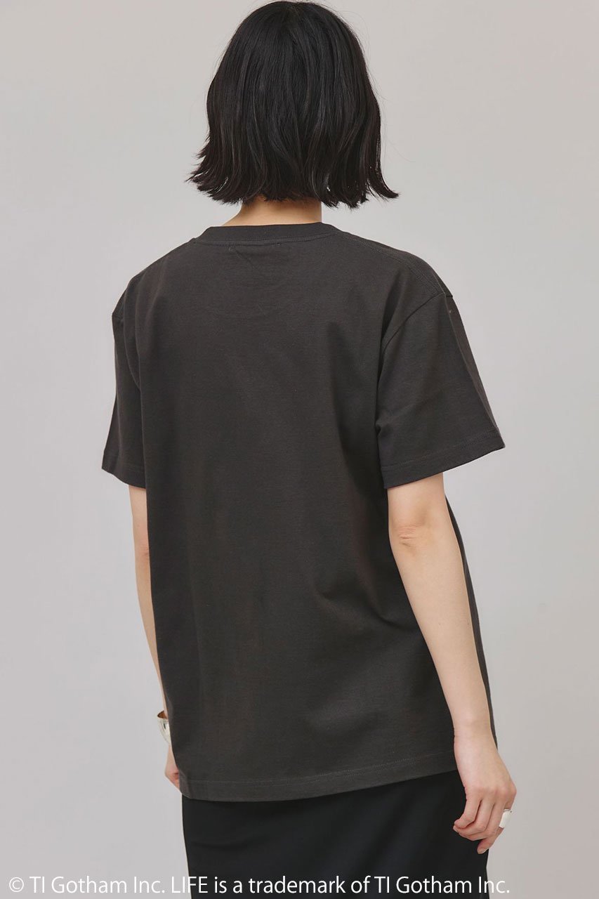 【カレンソロジー/Curensology】の【LIFE PICTURE COLLECTION】別注CHTシャツ(タテ) 人気、トレンドファッション・服の通販 founy(ファニー) 　ファッション　Fashion　レディースファッション　WOMEN　トップス・カットソー　Tops/Tshirt　シャツ/ブラウス　Shirts/Blouses　ロング / Tシャツ　T-Shirts　カットソー　Cut and Sewn　おすすめ　Recommend　アクセサリー　Accessories　インナー　Inner　カットソー　Cut And Sew　ショート　Short　シンプル　Simple　ジャケット　Jacket　スペシャル　Special　スリーブ　Sleeve　フロント　Front　プリント　Print　モノトーン　Monotone　別注　Special Order　夏　Summer　NEW・新作・新着・新入荷　New Arrivals　春　Spring　洗える　Washable　other-5|ID: prp329100004570047 ipo3291000000032334665
