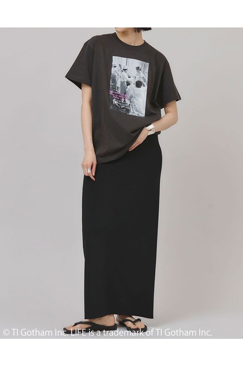 【カレンソロジー/Curensology】の【LIFE PICTURE COLLECTION】別注CHTシャツ(タテ) 人気、トレンドファッション・服の通販 founy(ファニー) 　ファッション　Fashion　レディースファッション　WOMEN　トップス・カットソー　Tops/Tshirt　シャツ/ブラウス　Shirts/Blouses　ロング / Tシャツ　T-Shirts　カットソー　Cut and Sewn　おすすめ　Recommend　アクセサリー　Accessories　インナー　Inner　カットソー　Cut And Sew　ショート　Short　シンプル　Simple　ジャケット　Jacket　スペシャル　Special　スリーブ　Sleeve　フロント　Front　プリント　Print　モノトーン　Monotone　別注　Special Order　夏　Summer　NEW・新作・新着・新入荷　New Arrivals　春　Spring　洗える　Washable　other-7|ID: prp329100004570047 ipo3291000000032334669
