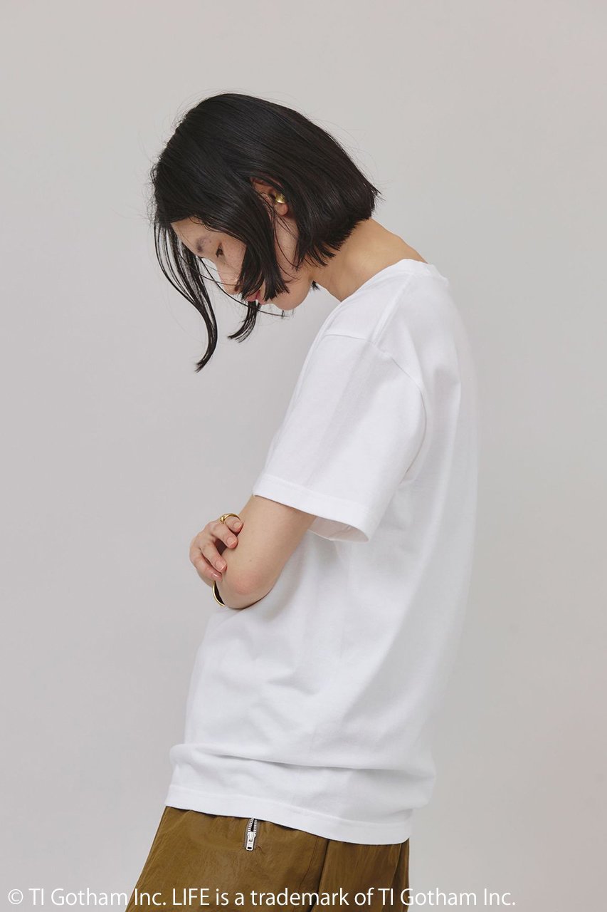 【カレンソロジー/Curensology】の【LIFE PICTURE COLLECTION】別注CHTシャツ(タテ) 人気、トレンドファッション・服の通販 founy(ファニー) 　ファッション　Fashion　レディースファッション　Fashion for Women　トップス・カットソー　Cut & Sew Tops　シャツ・ブラウス・オフィスカジュアル　Elegant Blouses & Button-Ups　ロングTシャツ・Tシャツ　Longline T-Shirts & Tees　カットソー・ベーシックTシャツ　Cut-and-Sewn Tops / Stretch Tees & Basics　おすすめ　Recommended / Our Picks　アクセサリー　Fashion Accessories　インナー　Innerwear　カットソー　Cut and Sewn Top　ショート　Short, Short Length　シンプル　Simple, Minimal　ジャケット　Jacket, Outerwear　スペシャル　Special, Limited Edition　スリーブ　Sleeve, Long Sleeve / Short Sleeve　フロント　Front, Front Design　プリント　Print, Printed Pattern　モノトーン　Monotone, Black and White　別注　Limited Edition, Custom Order　夏　Summer　春　Spring　洗える　Machine Washable　other-4|ID: prp329100004570047 ipo3291000000035311088