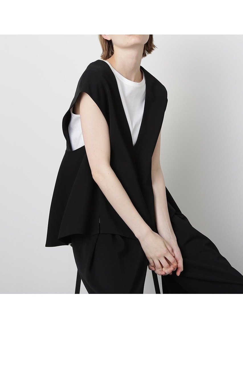 【ヒューエルミュージアム/hueLe Museum】の【STUMBLY】Back Peplum Gilet インテリア・キッズ・メンズ・レディースファッション・服の通販 founy(ファニー) 　ファッション　Fashion　レディースファッション　WOMEN　アウター　Coat Outerwear　トップス・カットソー　Tops/Tshirt　シャツ/ブラウス　Shirts/Blouses　ベスト/ジレ　Gilets/Vests　ジャージ　Jersey　スリーブ　Sleeve　フレア　Flare　フロント　Front　ペプラム　Peplum　ロング　Long　切替　Switching　定番　Standard　ブラック|ID: prp329100004570160 ipo3291000000032335456