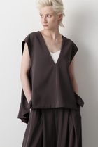 【ヒューエルミュージアム/hueLe Museum】の【STUMBLY】Back Peplum Gilet 人気、トレンドファッション・服の通販 founy(ファニー) ファッション Fashion レディースファッション Fashion for Women アウター Coat / Outerwear Collection トップス・カットソー Cut & Sew Tops シャツ・ブラウス・オフィスカジュアル Elegant Blouses & Button-Ups ベスト&ジレ / 重ね着スタイル Vests & Gilets スリーブ Sleeve, Long Sleeve / Short Sleeve フレア Flare, Flared フロント Front, Front Design ペプラム Peplum, Flared Hem ロング Long, Long-Length 再入荷 Restock / Back in Stock 切替 Switching, Contrast Panel 定番 Standard, Basic Item thumbnail グレー|ID: prp329100004570160 ipo3291000000032809533