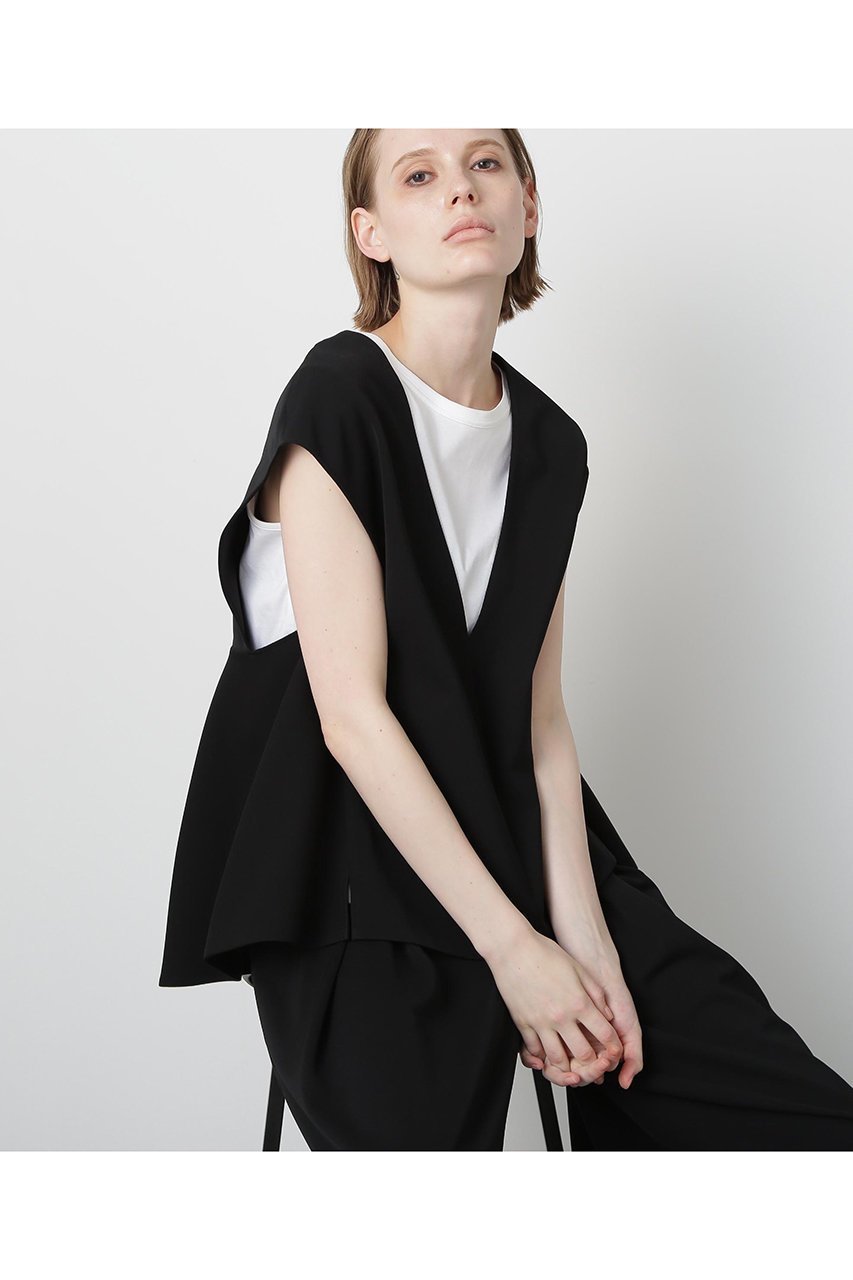 【ヒューエルミュージアム/hueLe Museum】の【STUMBLY】Back Peplum Gilet インテリア・キッズ・メンズ・レディースファッション・服の通販 founy(ファニー) 　ファッション　Fashion　レディースファッション　Fashion for Women　アウター　Coat / Outerwear Collection　トップス・カットソー　Cut & Sew Tops　シャツ・ブラウス・オフィスカジュアル　Elegant Blouses & Button-Ups　ベスト&ジレ / 重ね着スタイル　Vests & Gilets　スリーブ　Sleeve, Long Sleeve / Short Sleeve　フレア　Flare, Flared　フロント　Front, Front Design　ペプラム　Peplum, Flared Hem　ロング　Long, Long-Length　再入荷　Restock / Back in Stock　切替　Switching, Contrast Panel　定番　Standard, Basic Item　ブラック|ID: prp329100004570160 ipo3291000000032809534