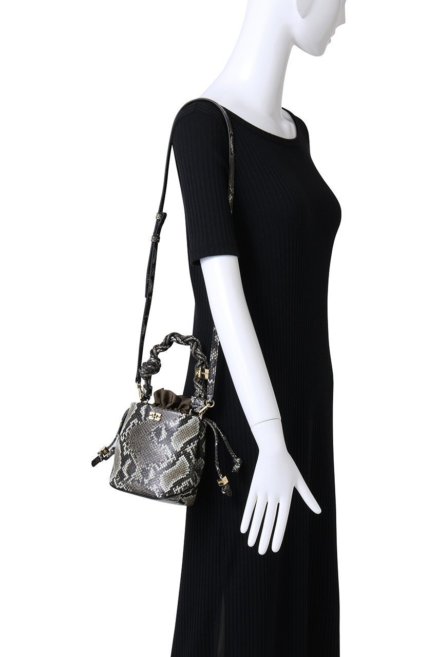 【ガニー/GANNI】のGanni Bou バケット ミニ スネーク 人気、トレンドファッション・服の通販 founy(ファニー) 　ファッション　Fashion　レディースファッション　Fashion for Women　2025年　2025　2025-2026秋冬・A/W　Autumn/Winter 2025–26 AW25–26　コンパクト　Compact, Small Size　パイソン　Python, Snakeskin Pattern　リュクス　Luxury, Elegant, High-End, Chic　巾着　Drawstring Bag, Kinchaku　A/W・秋冬　Autumn/Winter　other-2|ID: prp329100004571508 ipo3291000000032347206