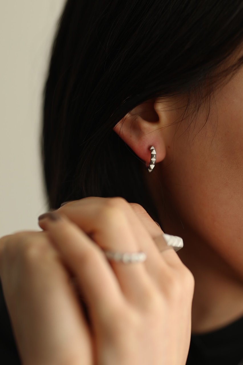 【カドー/CADEAUX】の【受注生産】シルバースタッズフープ ピアス 人気、トレンドファッション・服の通販 founy(ファニー) 　ファッション　Fashion　レディースファッション　Fashion for Women　ジュエリー　Jewelry　ファッションリング　Fashion Rings　イヤリング・フープ・ドロップタイプ　Hoop, Drop & Clip Earrings　イヤリング　Earrings　クール　Cool, Chic　シンプル　Simple, Minimal　バランス　Balance, Style Balance　フープ　Hoop, Hoop Earrings　other-2|ID: prp329100004571547 ipo3291000000035986728