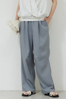 【ガリャルダガランテ/GALLARDAGALANTE】のテーパードタックパンツ 人気、トレンドファッション・服の通販 founy(ファニー) ファッション Fashion レディースファッション WOMEN パンツ Pants なめらか Smooth エレガント 上品 Elegant サンダル Sandals センター Center NEW・新作・新着・新入荷 New Arrivals |ID:prp329100004572947
