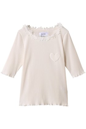 【ミュベール/MUVEIL】 フラワーレース付きハートパッチTシャツ人気、トレンドファッション・服の通販 founy(ファニー) ファッション Fashion レディースファッション Fashion for Women トップス・カットソー Cut & Sew Tops シャツ・ブラウス・オフィスカジュアル Elegant Blouses & Button-Ups ロングTシャツ・Tシャツ Longline T-Shirts & Tees カットソー・ベーシックTシャツ Cut-and-Sewn Tops / Stretch Tees & Basics インナー Innerwear ショート Short, Short Length シンプル Simple, Minimal スリーブ Sleeve, Long Sleeve / Short Sleeve パッチ Patch, Appliqué フラワー Flower, Floral レース Lace, Lace Fabric ワイド Wide, Wide Fit |ID:prp329100004575710
