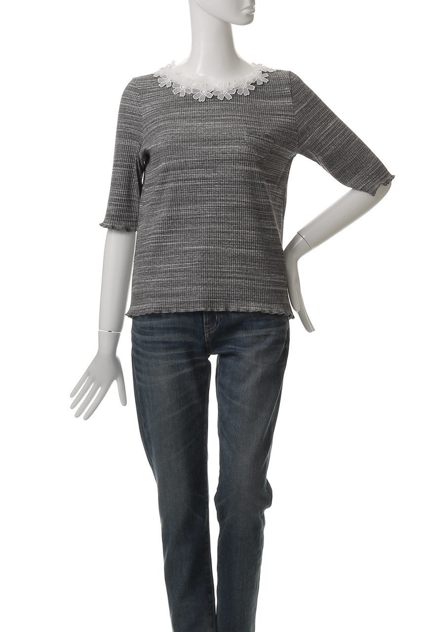 【ミュベール/MUVEIL】のフラワーレース付きハートパッチTシャツ 人気、トレンドファッション・服の通販 founy(ファニー) ファッション Fashion レディースファッション Fashion for Women トップス・カットソー Cut & Sew Tops シャツ・ブラウス・オフィスカジュアル Elegant Blouses & Button-Ups ロングTシャツ・Tシャツ Longline T-Shirts & Tees カットソー・ベーシックTシャツ Cut-and-Sewn Tops / Stretch Tees & Basics インナー Innerwear ショート Short, Short Length シンプル Simple, Minimal スリーブ Sleeve, Long Sleeve / Short Sleeve パッチ Patch, Appliqué フラワー Flower, Floral レース Lace, Lace Fabric ワイド Wide, Wide Fit other-2|ID: prp329100004575710 ipo3291000000035340755