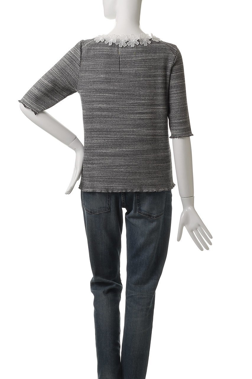 【ミュベール/MUVEIL】のフラワーレース付きハートパッチTシャツ 人気、トレンドファッション・服の通販 founy(ファニー) ファッション Fashion レディースファッション Fashion for Women トップス・カットソー Cut & Sew Tops シャツ・ブラウス・オフィスカジュアル Elegant Blouses & Button-Ups ロングTシャツ・Tシャツ Longline T-Shirts & Tees カットソー・ベーシックTシャツ Cut-and-Sewn Tops / Stretch Tees & Basics インナー Innerwear ショート Short, Short Length シンプル Simple, Minimal スリーブ Sleeve, Long Sleeve / Short Sleeve パッチ Patch, Appliqué フラワー Flower, Floral レース Lace, Lace Fabric ワイド Wide, Wide Fit other-4|ID: prp329100004575710 ipo3291000000035340761