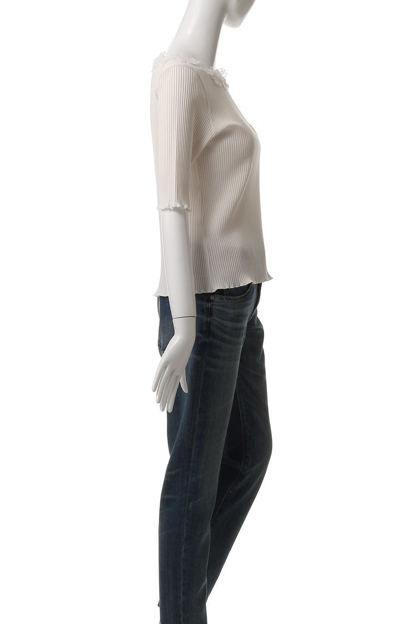 【ミュベール/MUVEIL】のフラワーレース付きハートパッチTシャツ 人気、トレンドファッション・服の通販 founy(ファニー) 　ファッション　Fashion　レディースファッション　Fashion for Women　トップス・カットソー　Cut & Sew Tops　シャツ・ブラウス・オフィスカジュアル　Elegant Blouses & Button-Ups　ロングTシャツ・Tシャツ　Longline T-Shirts & Tees　カットソー・ベーシックTシャツ　Cut-and-Sewn Tops / Stretch Tees & Basics　インナー　Innerwear　ショート　Short, Short Length　シンプル　Simple, Minimal　スリーブ　Sleeve, Long Sleeve / Short Sleeve　パッチ　Patch, Appliqué　フラワー　Flower, Floral　レース　Lace, Lace Fabric　ワイド　Wide, Wide Fit　other-3|ID: prp329100004575710 ipo3291000000036201185