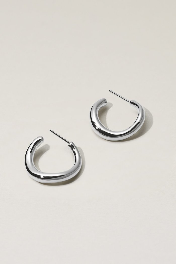 【サラース/SARARTH】のELLIPSE SWAY ピアス I インテリア・キッズ・メンズ・レディースファッション・服の通販 founy(ファニー) https://founy.com/ ファッション Fashion レディースファッション Fashion for Women ジュエリー Jewelry ファッションリング Fashion Rings イヤリング・フープ・ドロップタイプ Hoop, Drop & Clip Earrings イヤリング Earrings コレクション Collection, Seasonal Line フォルム Silhouette, Form エレガント 上品 Elegant |ID: prp329100004576693 ipo3291000000036093481