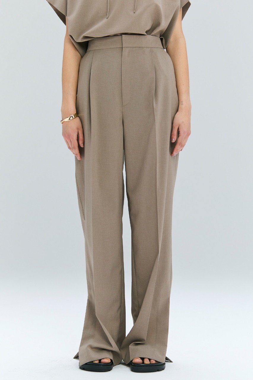 【ベイジ,/BEIGE,】のBATEAU(バトー)/イージーウエストサイドスリットタックパンツ 人気、トレンドファッション・服の通販 founy(ファニー) 　ファッション　Fashion　レディースファッション　Fashion for Women　パンツ　Pants & Trousers　2025年　2025　2025-2026秋冬・A/W　Autumn/Winter 2025–26 AW25–26　スリット　Slit, Slit Detail　リラックス　Relax, Relaxed Fit　ワイド　Wide, Wide Fit　A/W・秋冬　Autumn/Winter　other-7|ID: prp329100004577629 ipo3291000000032631728