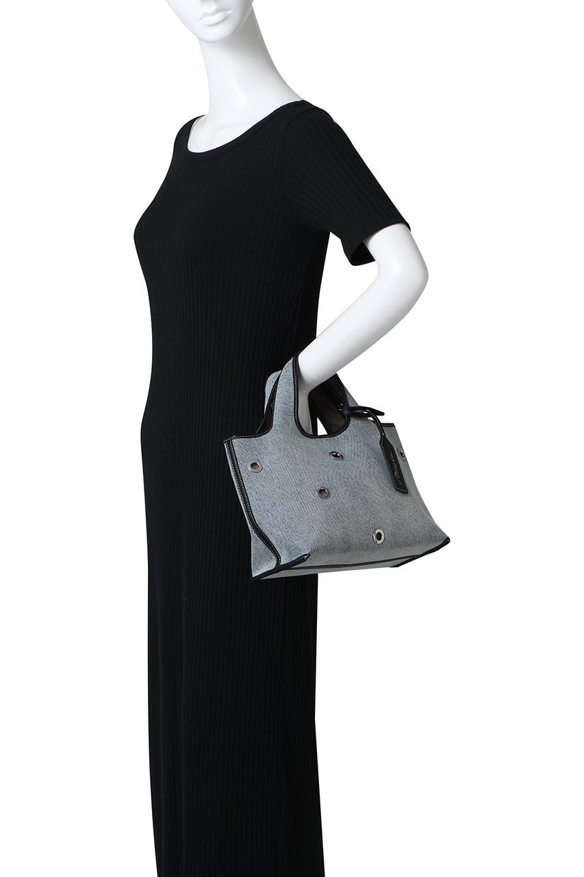 【スリーワン フィリップリム/3.1 Phillip Lim】のDENIM MINI MARKET WITH GROMMETS トートバッグ 人気、トレンドファッション・服の通販 founy(ファニー) 　ファッション　Fashion　レディースファッション　Fashion for Women　バッグ　Bags　ウォッシュ　Washed Finish　シルバー　Silver, Metallic Silver　スタッズ　Studs, Metal Accents　旅行　Travel　other-2|ID: prp329100004577644 ipo3291000000035790303