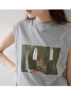 【ウィムガゼット/Whim Gazette】のフォトノースリーブTシャツ 人気、トレンドファッション・服の通販 founy(ファニー) ファッション Fashion レディースファッション WOMEN トップス・カットソー Tops/Tshirt キャミソール / ノースリーブ No Sleeves シャツ/ブラウス Shirts/Blouses ロング / Tシャツ T-Shirts カットソー Cut and Sewn おすすめ Recommend インナー Inner カーディガン Cardigan キャミソール Camisole ジャケット Jacket ストレッチ Stretch タンク Tank ノースリーブ No Sleeve フロント Front プリント Print ベーシック Basic ロング Long NEW・新作・新着・新入荷 New Arrivals thumbnail グレー|ID: prp329100004577738 ipo3291000000032424484