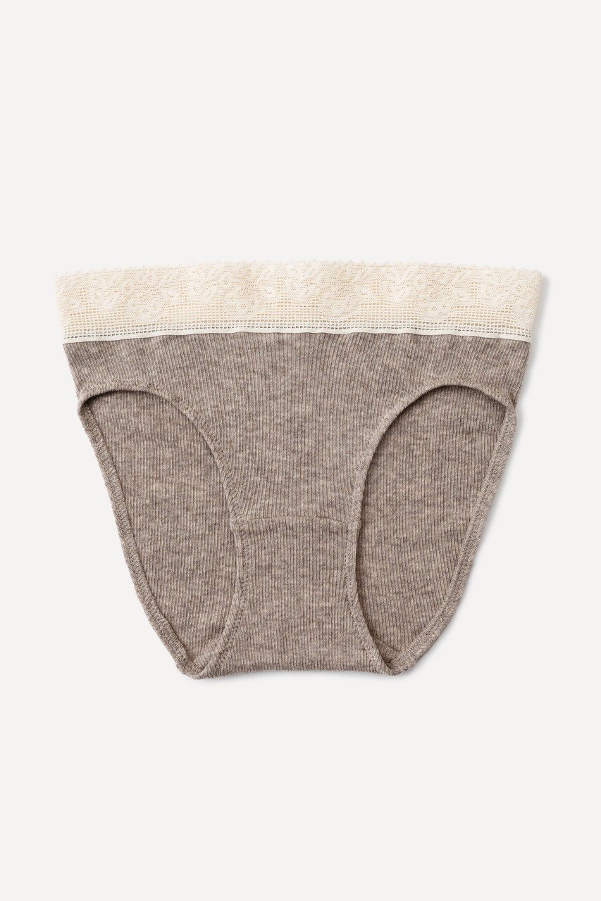 【プリスティン/PRISTINE】のレース付きヤクテレコショーツ インテリア・キッズ・メンズ・レディースファッション・服の通販 founy(ファニー) 　ファッション　Fashion　レディースファッション　Fashion for Women　下着・ランジェリー　Lingerie & Intimates　ショーツ・ランジェリー用ボトムス　Panties / Briefs / Lingerie Bottoms　ショーツ　Shorts, Short Pants　チューブ　Tube, Tube Top　テレコ　Ribbed, Rib Stitch　フィット　Fit, Slim Fit　ランジェリー　Lingerie, Intimate Wear　レース　Lace, Lace Fabric　グレー|ID: prp329100004577797 ipo3291000000036097485