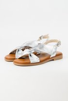 【エスメラルダ/Esmeralda】のツイストフラットサンダル 人気、トレンドファッション・服の通販 founy(ファニー) ファッション Fashion レディースファッション WOMEN サンダル Sandals ツイスト Twist フラット Flat メタリック Metallic ラップ Wrap 夏 Summer NEW・新作・新着・新入荷 New Arrivals thumbnail シルバー|ID: prp329100004578693 ipo3291000000032434712