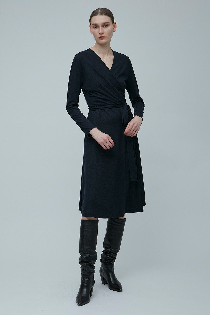 【ベイジ,/BEIGE,】のSEINE(セーヌ)/カシュクールドレス 人気、トレンドファッション・服の通販 founy(ファニー) 　ファッション　Fashion　レディースファッション　Fashion for Women　ワンピース　Dresses　フォーマル・パーティードレス・結婚式用ドレス　Elegant & Casual Dresses　チュニック　Tunic Tops & Dresses　なめらか　Smooth, Silky Texture　ジャケット　Jacket, Outerwear　チュニック　Tunic, Long Top　ドレス　Dress, One-Piece　ドレープ　Drape, Draping Fabric　フィット　Fit, Slim Fit　フレア　Flare, Flared　ライダース　Riders　リボン　Ribbon, Bow　ロング　Long, Long-Length　冬　Winter / This Winter　秋　Autumn　other-7|ID: prp329100004578910 ipo3291000000032900410