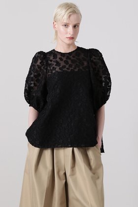 【ヒューエルミュージアム/hueLe Museum】の【hLM】フラワーカットジャガードブラウス 人気、トレンドファッション・服の通販 founy(ファニー) ファッション Fashion レディースファッション Fashion for Women トップス・カットソー Cut & Sew Tops シャツ・ブラウス・オフィスカジュアル Elegant Blouses & Button-Ups オーガンジー Organza Fabric ギャザー Gathered, Ruffled ショート Short, Short Length シンプル Simple, Minimal スリーブ Sleeve, Long Sleeve / Short Sleeve フォルム Silhouette, Form フラワー Flower, Floral フロント Front, Front Design ボトム Bottoms, Lower Wear 再入荷 Restock / Back in Stock |ID:prp329100004579116