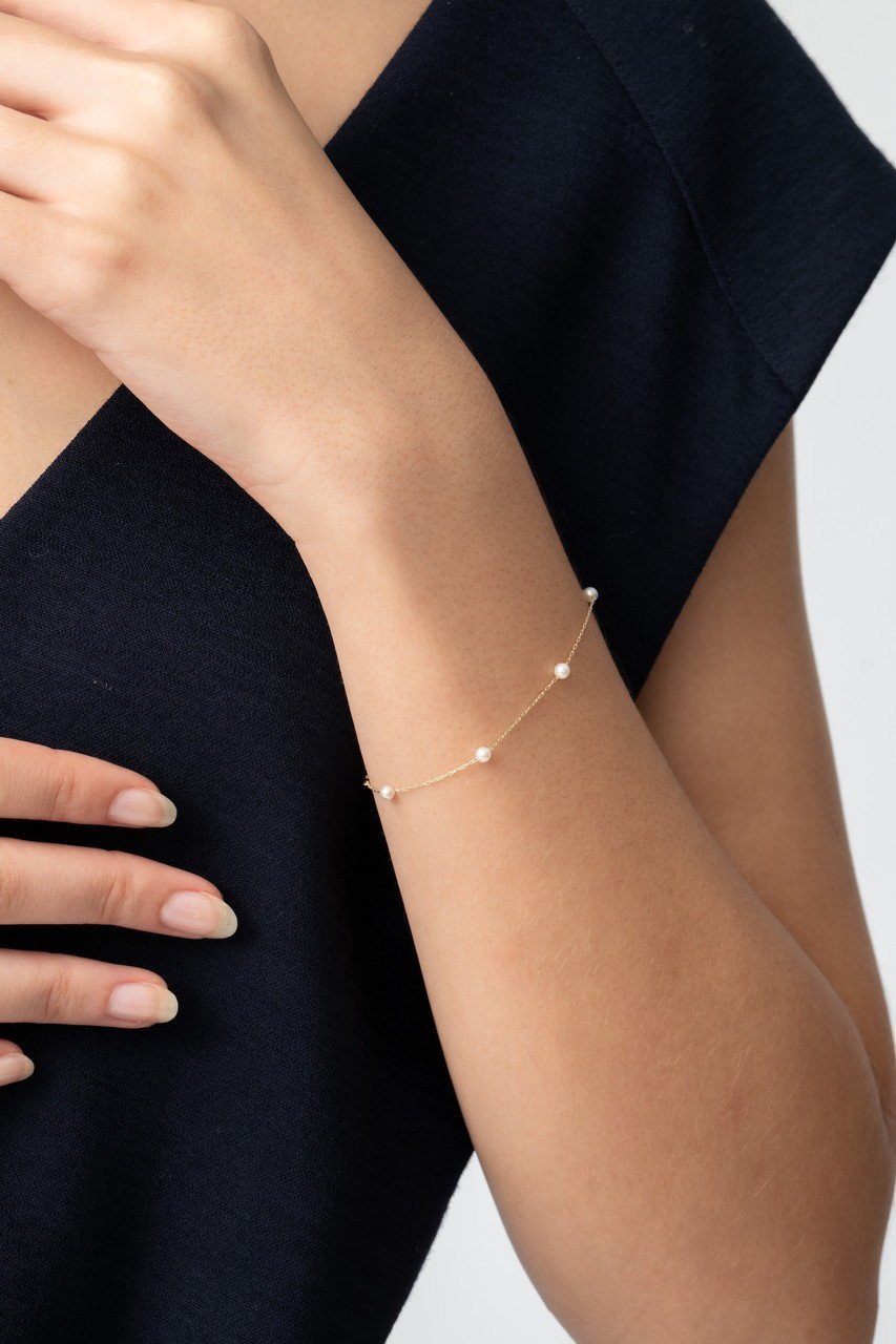 【ミズキ/MIZUKI】のSBA119 スモールフローティングアコヤパールブレスレット 人気、トレンドファッション・服の通販 founy(ファニー) 　ファッション　Fashion　レディースファッション　Fashion for Women　ジュエリー　Jewelry　チェーン＆カフブレスレット　Cuff & Chain Bracelets　バングル・カフブレスレット　Bangles & Cuff Bracelets　パール　Pearl, Pearl Accent　ブレスレット　Bracelet, Wristband　モチーフ　Motif, Design Theme　エレガント 上品　Elegant　A/W・秋冬　Autumn/Winter　other-2|ID: prp329100004580164 ipo3291000000035790367
