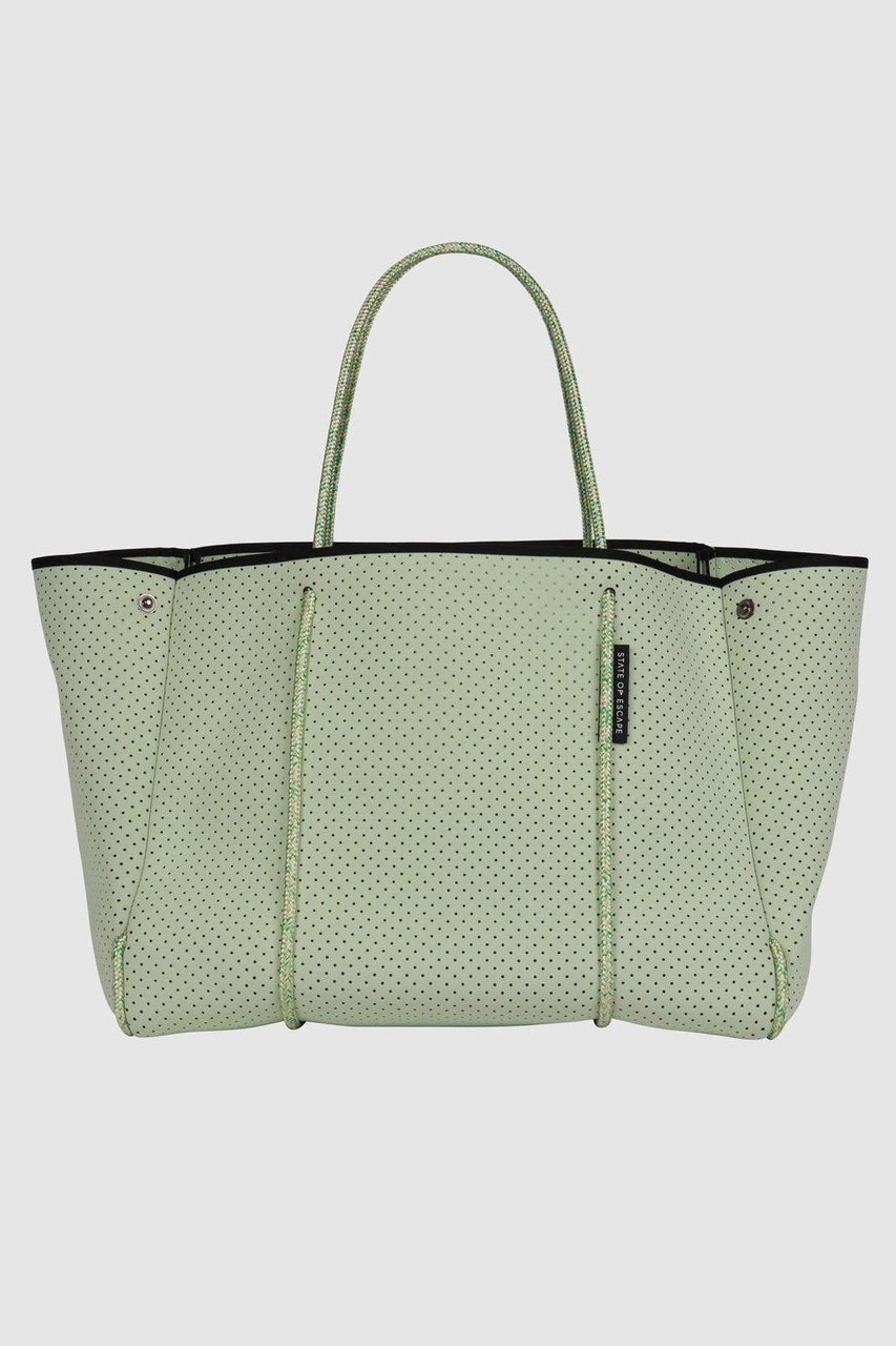 【ステイトオブエスケープ/STATE OF ESCAPE】のEscape tote エスケープ トート インテリア・キッズ・メンズ・レディースファッション・服の通販 founy(ファニー) 　ファッション　Fashion　レディースファッション　Fashion for Women　バッグ　Bags　コンパクト　Compact, Small Size　スタイリッシュ　Stylish, Fashionable　スーツ　Suit, Formalwear　ビッグ　Big, Oversized　ポーチ　Pouch, Small Case　メッシュ　Mesh, Net Fabric　モダン　Modern, Contemporary　人気　Popular, Best Seller　旅行　Travel　軽量　Lightweight, Ultra Light　ビジネス 仕事 通勤　Business / Work / Commuting　シーフォーム|ID: prp329100004580175 ipo3291000000032451003