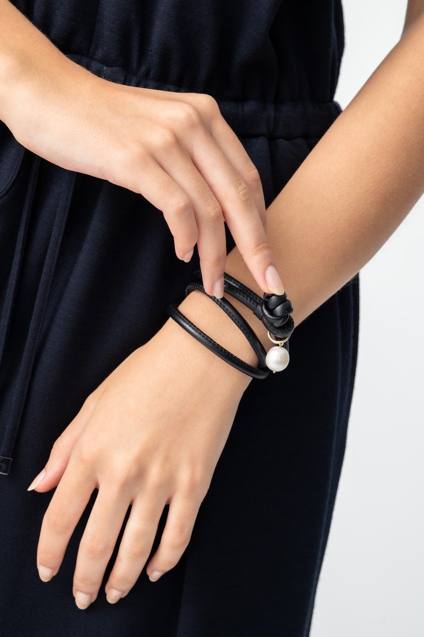 【ミズキ/MIZUKI】のX2H ラージパールレザーネックレス ブレスレット 人気、トレンドファッション・服の通販 founy(ファニー) 　ファッション　Fashion　レディースファッション　Fashion for Women　ジュエリー　Jewelry　チェーン＆カフブレスレット　Cuff & Chain Bracelets　ネックレス　Necklaces & Pendants　おすすめ　Recommended / Our Picks　ネックレス　Necklace, Pendant Necklace　パール　Pearl, Pearl Accent　ブレスレット　Bracelet, Wristband　other-4|ID: prp329100004580201 ipo3291000000035790430