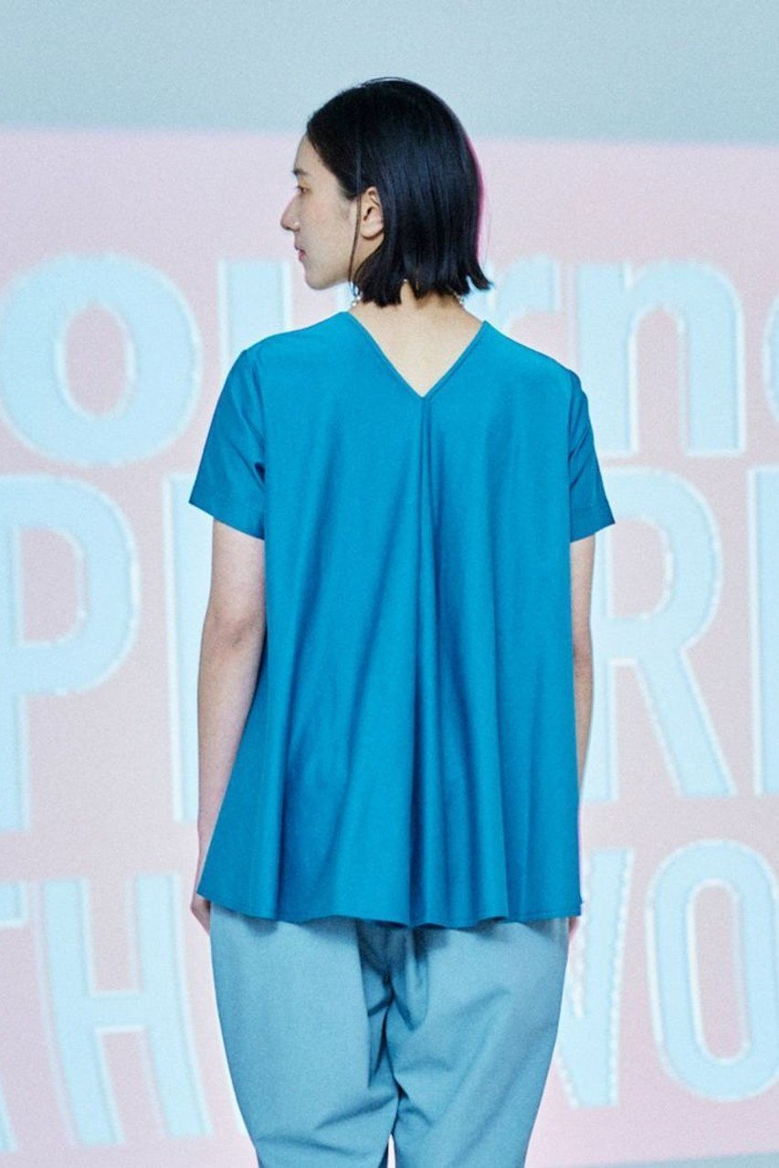 【レリル/lelill】のバックギャザーTシャツ 人気、トレンドファッション・服の通販 founy(ファニー) 　ファッション　Fashion　レディースファッション　Fashion for Women　トップス・カットソー　Cut & Sew Tops　シャツ・ブラウス・オフィスカジュアル　Elegant Blouses & Button-Ups　ロングTシャツ・Tシャツ　Longline T-Shirts & Tees　カットソー・ベーシックTシャツ　Cut-and-Sewn Tops / Stretch Tees & Basics　おすすめ　Recommended / Our Picks　ギャザー　Gathered, Ruffled　ショート　Short, Short Length　スリット　Slit, Slit Detail　スリーブ　Sleeve, Long Sleeve / Short Sleeve　リラックス　Relax, Relaxed Fit　ワイド　Wide, Wide Fit　other-7|ID: prp329100004580256 ipo3291000000035683434