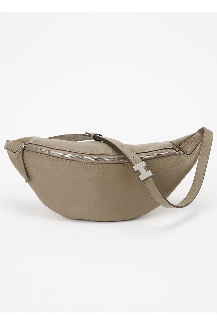 【イアクッチ/IACUCCI】のピスタッロ S CERVO インテリア・キッズ・メンズ・レディースファッション・服の通販 founy(ファニー) https://founy.com/ ファッション Fashion レディースファッション Fashion for Women ポーチ&ミニバッグ Pouches & Mini Bags バッグ Bags おすすめ Recommended / Our Picks エレガント 上品 Elegant ショルダー Shoulder, Shoulder Strap ジャケット Jacket, Outerwear スポーティ Sporty, Casual Athletic フィット Fit, Slim Fit ポケット Pocket, Pocket Detail メタル Metal, Metal Parts 旅行 Travel |ID: prp329100004580313 ipo3291000000035318616