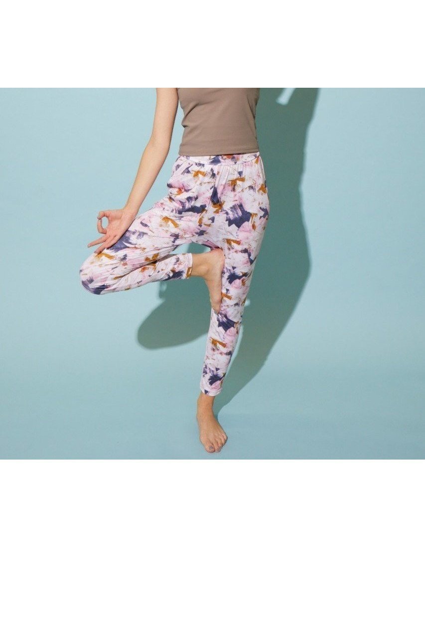【ジュリエ/Julier】のbrushプリントギャザーパンツ 人気、トレンドファッション・服の通販 founy(ファニー) 　ファッション　Fashion　レディースファッション　Fashion for Women　パンツ　Pants & Trousers　スポーツウェア　Functional & Stylish Sportswear　スポーツ パンツ　Workout Pants / Training Shorts / Joggers　おすすめ　Recommended / Our Picks　ギャザー　Gathered, Ruffled　スポーツ　Sports, Activewear　プリント　Print, Printed Pattern　ポケット　Pocket, Pocket Detail　ヨガ　Yoga, Yoga Wear　レギンス　Leggings, Stretch Pants　ワーク　Workwear, Utility Style　other-6|ID: prp329100004580336 ipo3291000000032452171