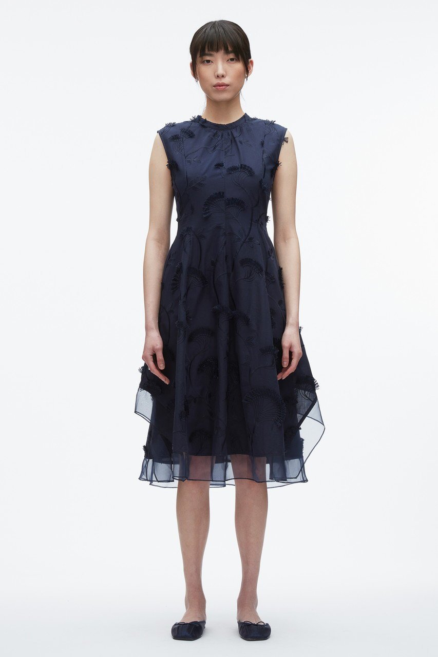 【スリーワン フィリップリム/3.1 Phillip Lim】のオーガンジー コンビ スリーブレス ドレス 人気、トレンドファッション・服の通販 founy(ファニー) 　ファッション　Fashion　レディースファッション　Ladies' Fashion Online　ワンピース　Dress　ドレス　Party Dresses　チュニック　Tunic　2025年　2025　2025-2026秋冬・A/W　Aw/Autumn/Winter/Fw/Fall/2025-2026　エレガント 上品　Elegant　オケージョン　Occasion　オーガンジー　Organdy　コンビ　Combination　シアー　Sheer　スリーブ　Sleeve　チュニック　Tunic　ドレス　Dress　パーティ　Party　フラワー　Flower　A/W・秋冬　Aw・Autumn/Winter・Fw・Fall-Winter　other-7|ID: prp329100004581685 ipo3291000000032464228