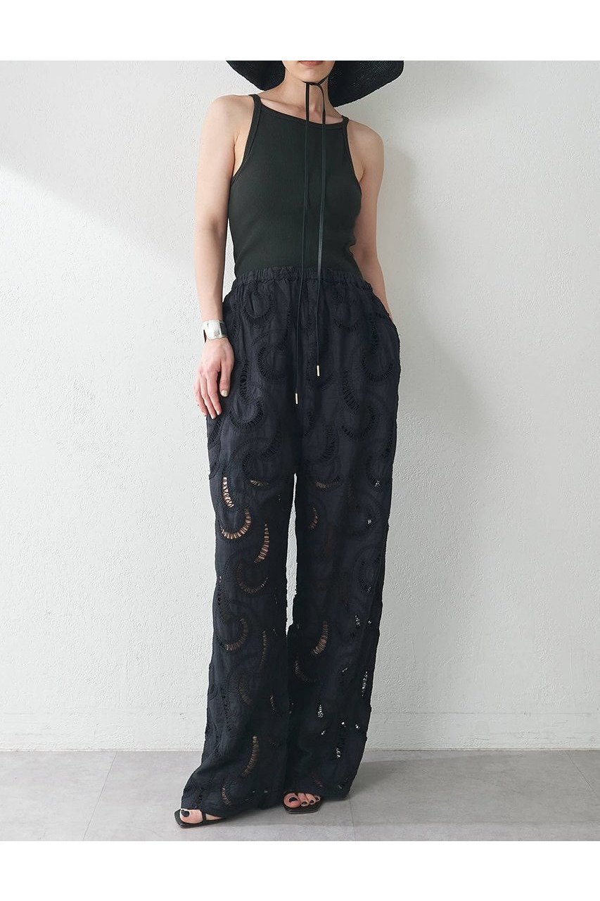 【ウィムガゼット/Whim Gazette】のエンブロイダリーパンツ インテリア・キッズ・メンズ・レディースファッション・服の通販 founy(ファニー) 　ファッション　Fashion　レディースファッション　WOMEN　パンツ　Pants　インド　India　ジャケット　Jacket　透かし　Watermark　マニッシュ　Mannish　メッシュ　Mesh　モダン　Modern　リラックス　Relax　レース　Race　おすすめ　Recommend　NEW・新作・新着・新入荷　New Arrivals　ブラック|ID: prp329100004581709 ipo3291000000032464414