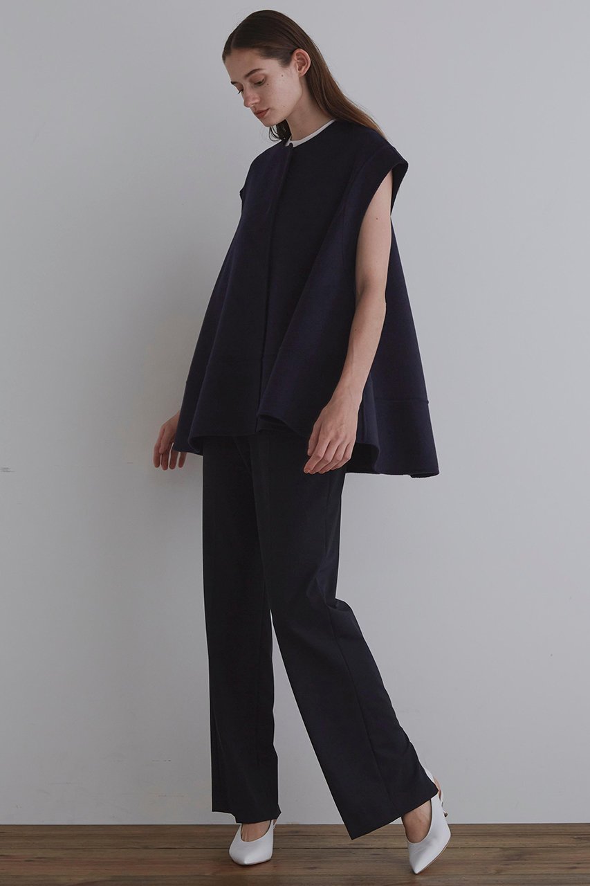 【ル フィル/LE PHIL】のピュアカシミアフレアジレ 人気、トレンドファッション・服の通販 founy(ファニー) 　ファッション　Fashion　レディースファッション　Fashion for Women　アウター　Coat / Outerwear Collection　レディースジャケット・軽アウター　Jackets　なめらか　Smooth, Silky Texture　インナー　Innerwear　ジャケット　Jacket, Outerwear　スタンダード　Standard, Basic　ノースリーブ　Sleeveless, No-Sleeve　フォルム　Silhouette, Form　フレア　Flare, Flared　リュクス　Luxury, Elegant, High-End, Chic　other-4|ID: prp329100004581725 ipo3291000000036550403