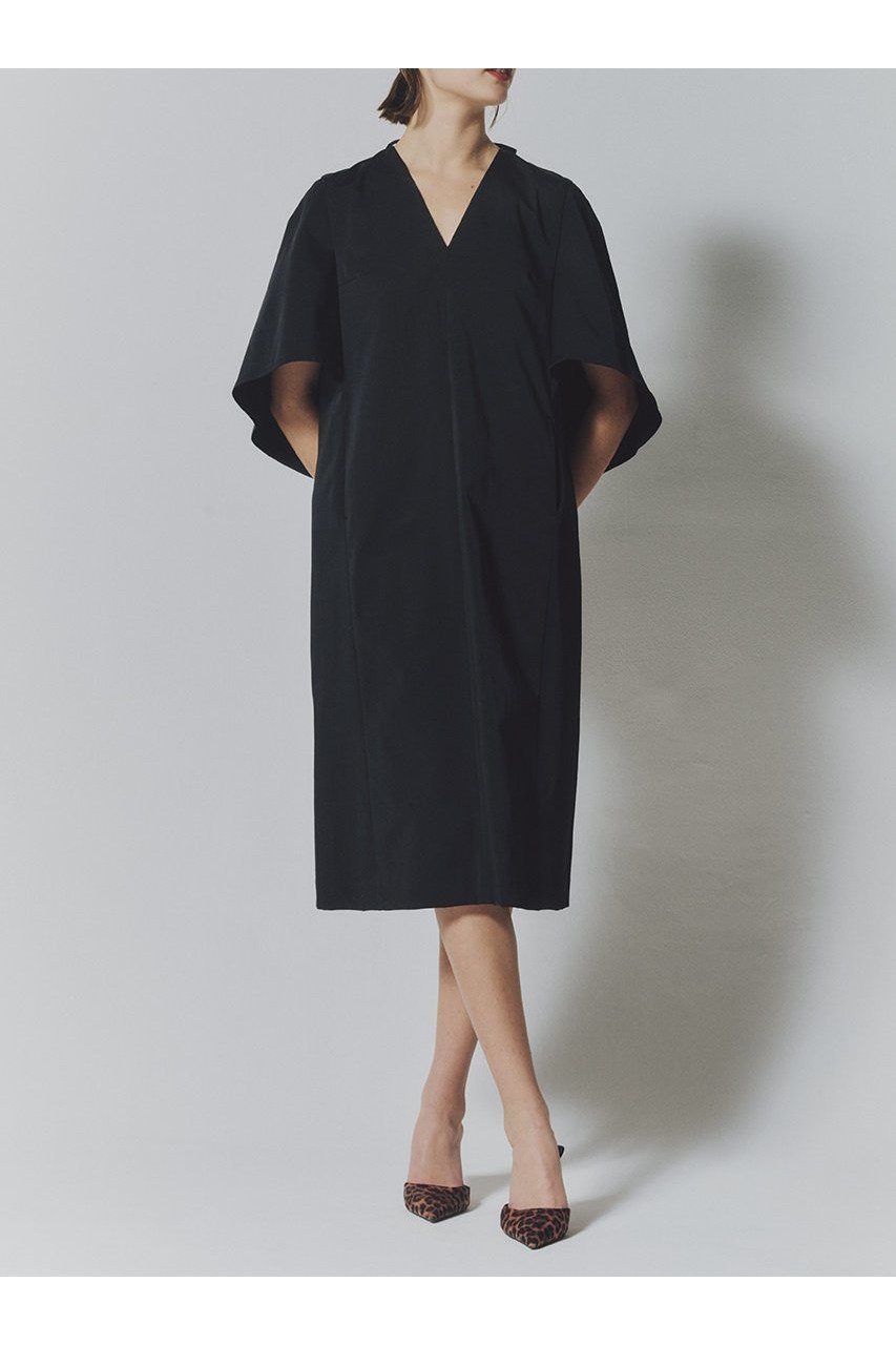 【ルームエイト/Room no.8】の【Room no.8 BLACK】ST グログランバタフライドレス 人気、トレンドファッション・服の通販 founy(ファニー) 　ファッション　Fashion　レディースファッション　WOMEN　ワンピース　Dress　ドレス　Party Dresses　チュニック　Tunic　グログラン　Grosgrain　サマー　Summer　スリーブ　Sleeve　チュニック　Tunic　ドレス　Dress　バタフライ　Butterfly　フォルム　Form　ロング　Long　エレガント 上品　Elegant　夏　Summer　NEW・新作・新着・新入荷　New Arrivals　other-8|ID: prp329100004584388 ipo3291000000032499397