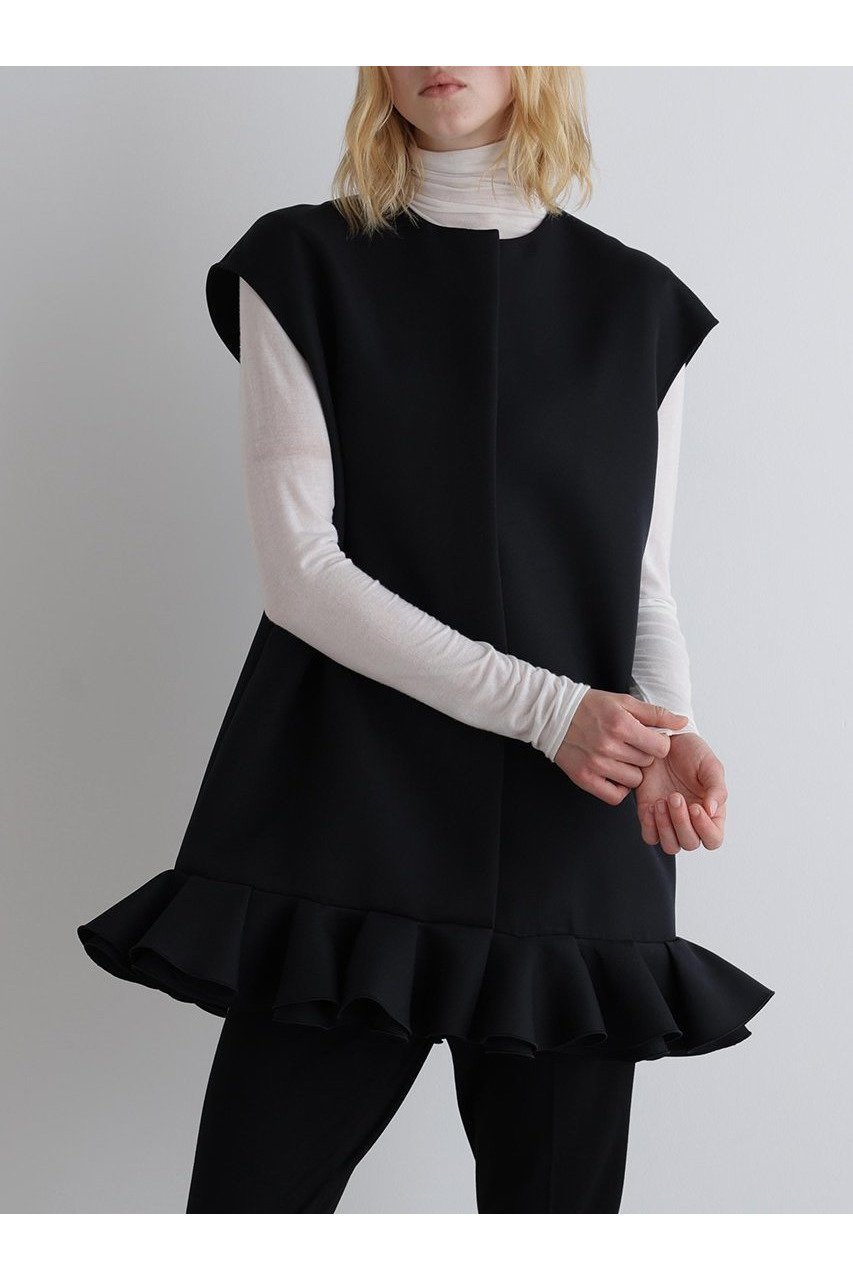 【ル フィル/LE PHIL】のトリプルクロスペプラムジレ 人気、トレンドファッション・服の通販 founy(ファニー) 　ファッション　Fashion　レディースファッション　WOMEN　アウター　Coat Outerwear　ジャケット　Jackets　なめらか　Smooth　インナー　Inner　ジャケット　Jacket　トリプル　Triple　フェミニン　Feminine　ヘムライン　Hemline　ペプラム　Peplum　NEW・新作・新着・新入荷　New Arrivals　軽量　Lightweight　other-2|ID: prp329100004585458 ipo3291000000032513353