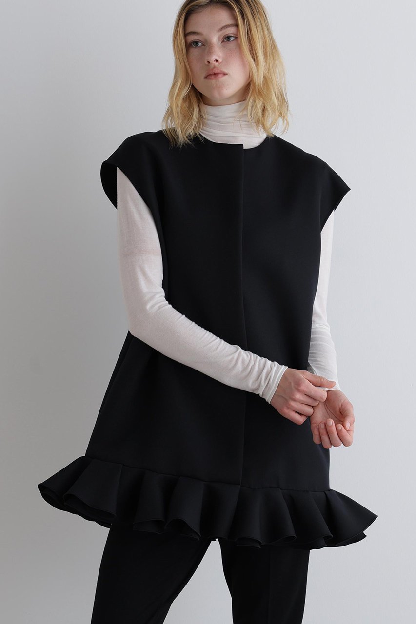 【ル フィル/LE PHIL】のトリプルクロスペプラムジレ 人気、トレンドファッション・服の通販 founy(ファニー) 　ファッション　Fashion　レディースファッション　Fashion for Women　アウター　Coat / Outerwear Collection　レディースジャケット・軽アウター　Jackets　なめらか　Smooth, Silky Texture　インナー　Innerwear　ジャケット　Jacket, Outerwear　トリプル　Triple, Three Layers　フェミニン　Feminine, Girly　ヘムライン　Hemline, Bottom Cut　ベスト　Vest, Waistcoat　ペプラム　Peplum, Flared Hem　軽量　Lightweight, Ultra Light　other-2|ID: prp329100004585458 ipo3291000000036955899