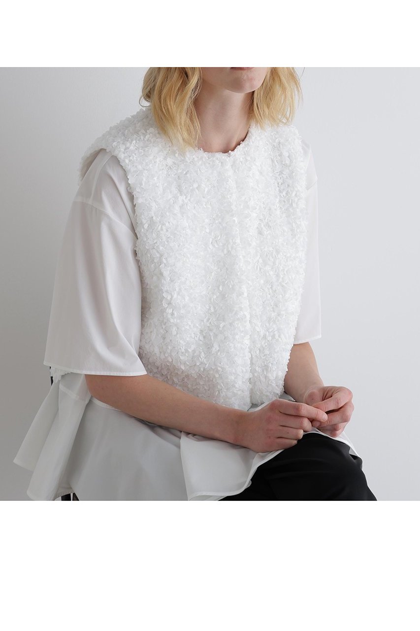 【ル フィル/LE PHIL】の3Dエンブロイダリーショートジレ 人気、トレンドファッション・服の通販 founy(ファニー) 　ファッション　Fashion　レディースファッション　WOMEN　アウター　Coat Outerwear　ジャケット　Jackets　コンパクト　Compact　シンプル　Simple　ジャケット　Jacket　スタンダード　Standard　テクスチャー　Texture　フォルム　Form　NEW・新作・新着・新入荷　New Arrivals　other-2|ID: prp329100004585460 ipo3291000000032513366
