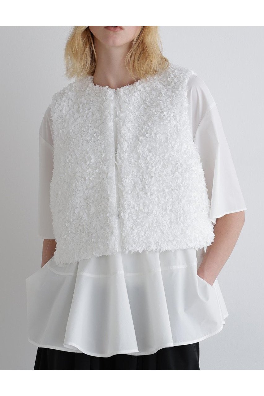 【ル フィル/LE PHIL】の3Dエンブロイダリーショートジレ 人気、トレンドファッション・服の通販 founy(ファニー) 　ファッション　Fashion　レディースファッション　WOMEN　アウター　Coat Outerwear　ジャケット　Jackets　コンパクト　Compact　シンプル　Simple　ジャケット　Jacket　スタンダード　Standard　テクスチャー　Texture　フォルム　Form　NEW・新作・新着・新入荷　New Arrivals　other-4|ID: prp329100004585460 ipo3291000000032513368