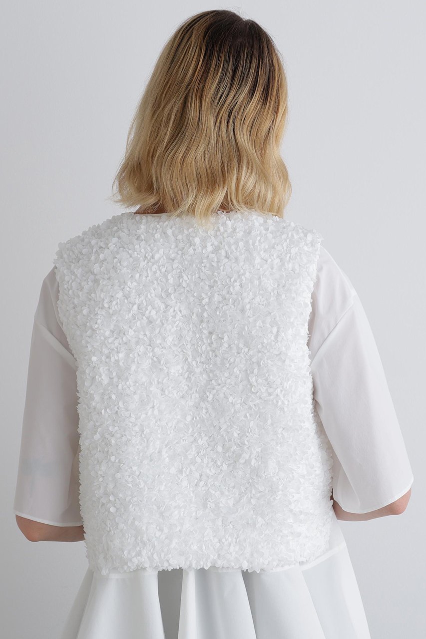 【ル フィル/LE PHIL】の3Dエンブロイダリーショートジレ 人気、トレンドファッション・服の通販 founy(ファニー) 　ファッション　Fashion　レディースファッション　WOMEN　アウター　Coat Outerwear　ジャケット　Jackets　コンパクト　Compact　シンプル　Simple　ジャケット　Jacket　スタンダード　Standard　テクスチャー　Texture　フォルム　Form　NEW・新作・新着・新入荷　New Arrivals　other-6|ID: prp329100004585460 ipo3291000000032513370