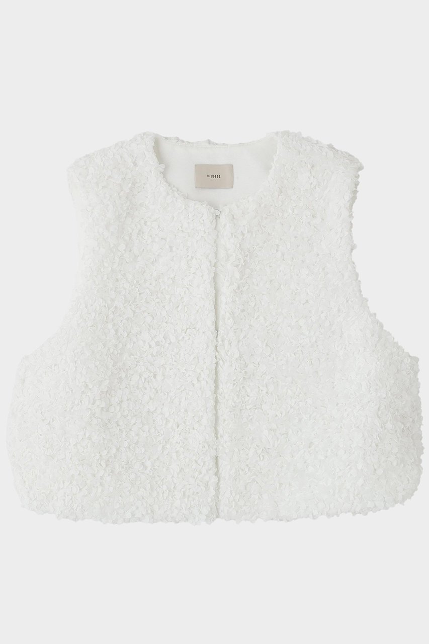 【ル フィル/LE PHIL】の3Dエンブロイダリーショートジレ インテリア・キッズ・メンズ・レディースファッション・服の通販 founy(ファニー) 　ファッション　Fashion　レディースファッション　Fashion for Women　アウター　Coat / Outerwear Collection　レディースジャケット・軽アウター　Jackets　コンパクト　Compact, Small Size　シンプル　Simple, Minimal　ジャケット　Jacket, Outerwear　スタンダード　Standard, Basic　テクスチャー　Texture, Textured Fabric　フォルム　Silhouette, Form　ベスト　Vest, Waistcoat　ホワイト|ID: prp329100004585460 ipo3291000000035613275
