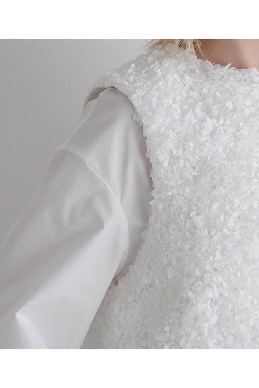 【ル フィル/LE PHIL】の3Dエンブロイダリーショートジレ 人気、トレンドファッション・服の通販 founy(ファニー) 　ファッション　Fashion　レディースファッション　Fashion for Women　アウター　Coat / Outerwear Collection　レディースジャケット・軽アウター　Jackets　コンパクト　Compact, Small Size　シンプル　Simple, Minimal　ジャケット　Jacket, Outerwear　スタンダード　Standard, Basic　テクスチャー　Texture, Textured Fabric　フォルム　Silhouette, Form　ベスト　Vest, Waistcoat　other-8|ID: prp329100004585460 ipo3291000000036238944