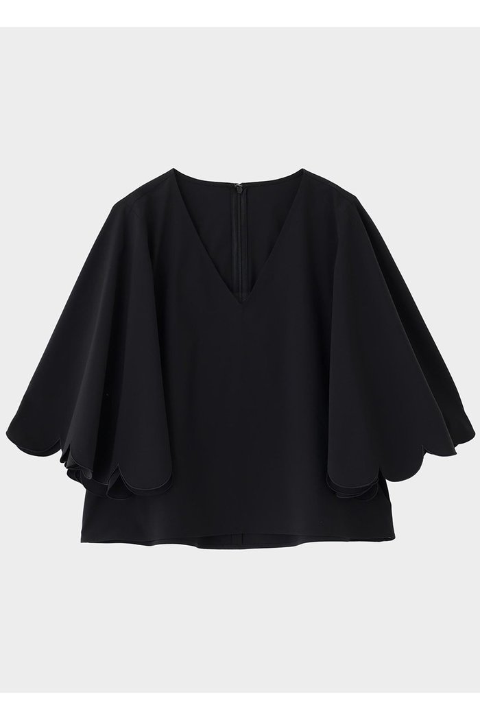 【ル フィル/LE PHIL】のSOLOTEXブロードスカラップフレアスリーブブラウス インテリア・キッズ・メンズ・レディースファッション・服の通販 founy(ファニー) https://founy.com/ ファッション Fashion レディースファッション Fashion for Women トップス・カットソー Cut & Sew Tops シャツ・ブラウス・オフィスカジュアル Elegant Blouses & Button-Ups アシンメトリー Asymmetrical Style ショート Short, Short Length スカラップ Scallop, Scalloped Edge スタンダード Standard, Basic スリーブ Sleeve, Long Sleeve / Short Sleeve フォルム Silhouette, Form フレア Flare, Flared |ID: prp329100004585462 ipo3291000000036393075