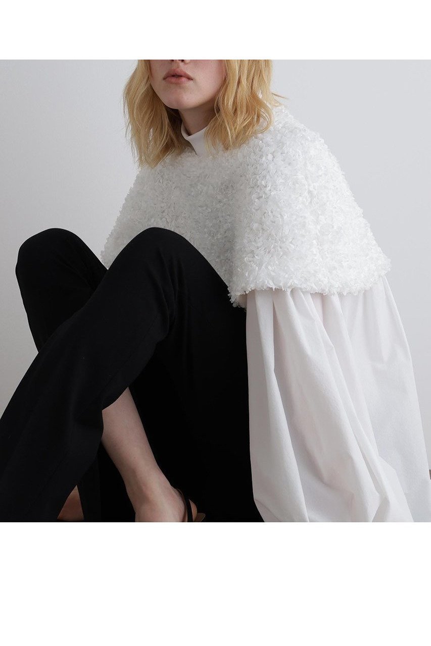 【ル フィル/LE PHIL】の3Dエンブロイダリーケープ 人気、トレンドファッション・服の通販 founy(ファニー) 　ファッション　Fashion　レディースファッション　WOMEN　トップス・カットソー　Tops/Tshirt　シャツ/ブラウス　Shirts/Blouses　おすすめ　Recommend　ショート　Short　シンプル　Simple　スタンダード　Standard　スリーブ　Sleeve　ノースリーブ　No Sleeve　ハイネック　High Neck　NEW・新作・新着・新入荷　New Arrivals　other-2|ID: prp329100004585464 ipo3291000000032513395