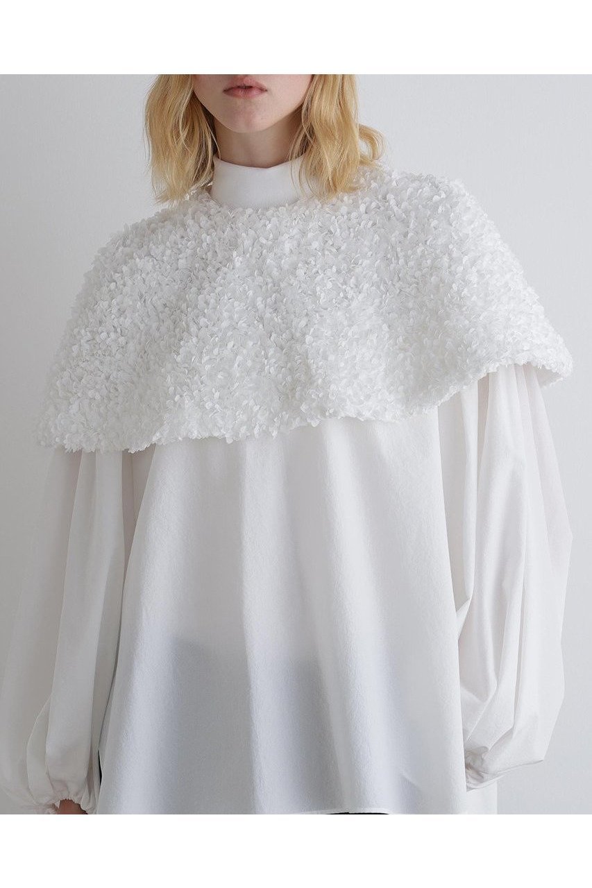 【ル フィル/LE PHIL】の3Dエンブロイダリーケープ 人気、トレンドファッション・服の通販 founy(ファニー) 　ファッション　Fashion　レディースファッション　WOMEN　トップス・カットソー　Tops/Tshirt　シャツ/ブラウス　Shirts/Blouses　おすすめ　Recommend　ショート　Short　シンプル　Simple　スタンダード　Standard　スリーブ　Sleeve　ノースリーブ　No Sleeve　ハイネック　High Neck　NEW・新作・新着・新入荷　New Arrivals　other-4|ID: prp329100004585464 ipo3291000000032513397
