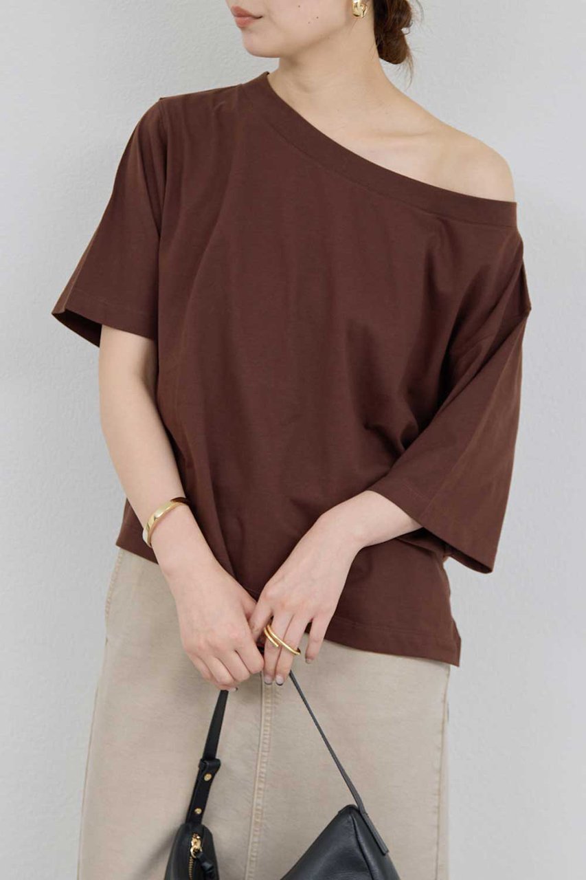 【ガリャルダガランテ/GALLARDAGALANTE】のオフショルTee インテリア・キッズ・メンズ・レディースファッション・服の通販 founy(ファニー) 　ファッション　Fashion　レディースファッション　Ladies' Fashion Online　トップス・カットソー　Tops/Tshirt　シャツ/ブラウス　Shirts/Blouses　ロング / Tシャツ　T-Shirts　カットソー　Cut and Sewn　2025年　2025　オフショル　Off Shoulder　オフショルダー　Off Shoulder　カットソー　Cut And Sew　ショルダー　Shoulder　ショート　Short　シンプル　Simple　スリーブ　Sleeve　A/W・秋冬　Aw・Autumn/Winter・Fw・Fall-Winter　ブラウン|ID: prp329100004585470 ipo3291000000032513466