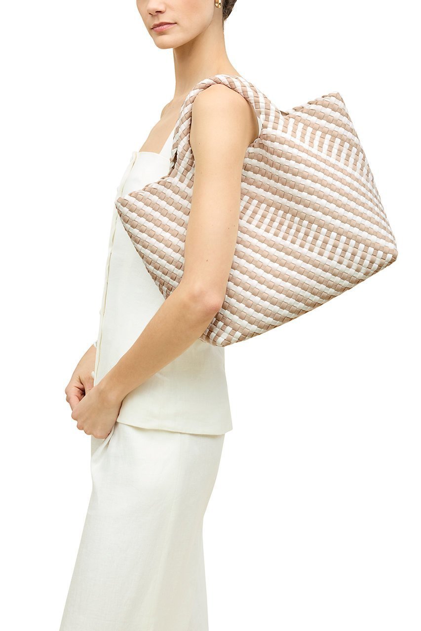 【ナゲディ/NAGHEDI】のSt Barths Medium(Stripe) トートバッグ 人気、トレンドファッション・服の通販 founy(ファニー) 　ファッション　Fashion　レディースファッション　Fashion for Women　バッグ　Bags　ストライプ　Stripe, Striped Pattern　スマート　Smart, Elegant　スーツ　Suit, Formalwear　トラベル　Travel, Travel Gear　メッシュ　Mesh, Net Fabric　エレガント 上品　Elegant　軽量　Lightweight, Ultra Light　other-7|ID: prp329100004586524 ipo3291000000032549661